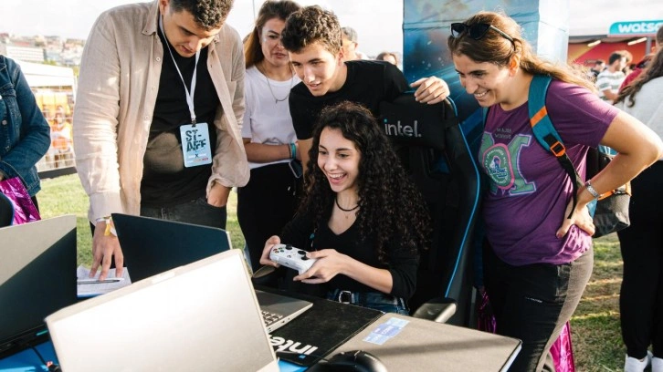 Gaming Parkour, Watsons Gençlik Festivali’nde Heyecanı Zirveye Taşıdı