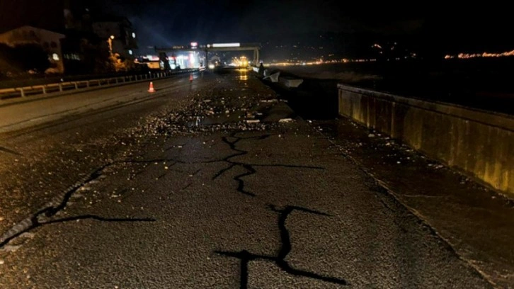 Giresun'da şaşkına çeviren görüntü! Dev çatlaklar oluştu