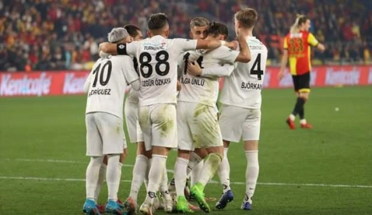 Göztepe'yi deviren Altay 16 maç sonra kazandı!