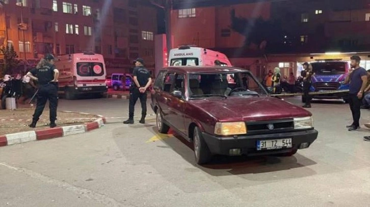 Hatay'da otomobile düzenlenen silahlı saldırıda 1 kişi öldü, 8 kişi yaralandı