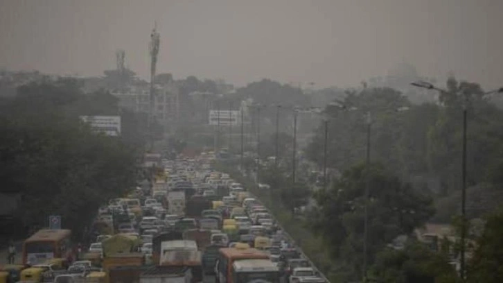 Hava kirliliği Yeni Delhi’de yaşam süresini 10 yıla kadar kısalttı