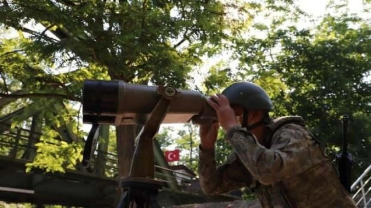 Hudut Kartalları, Yunan ve İran sınırında 14'ü terörist 21 kişiyi yakaladı!