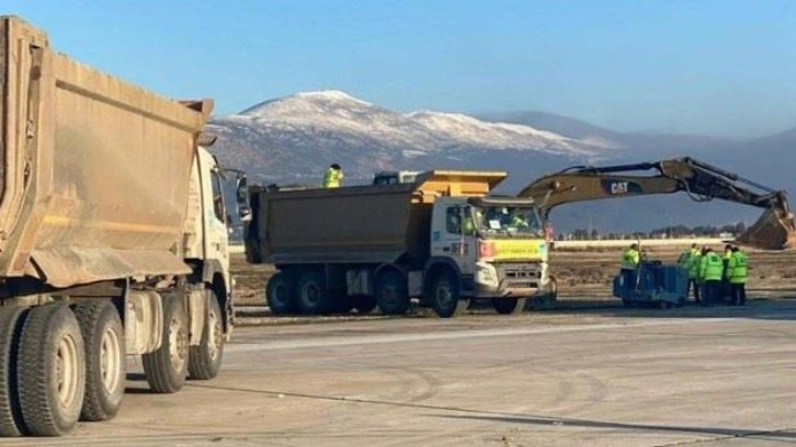 İGA Hatay Havalimanı'nın pist onarımına başladı