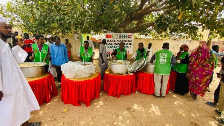 İHH’dan Çad’a göç eden Sudanlılara insani yardım