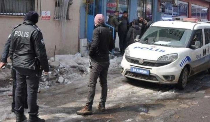 İki gün önce boşandığı eşini bacağından vurdu!