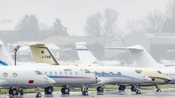 İklim krizinin ele alındığı Davos'ta karbon yayan özel jet yoğunluğu