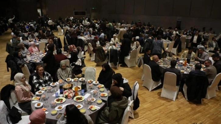 İletişim Platformu'nun iftarında depremzedeler için bağış toplandı