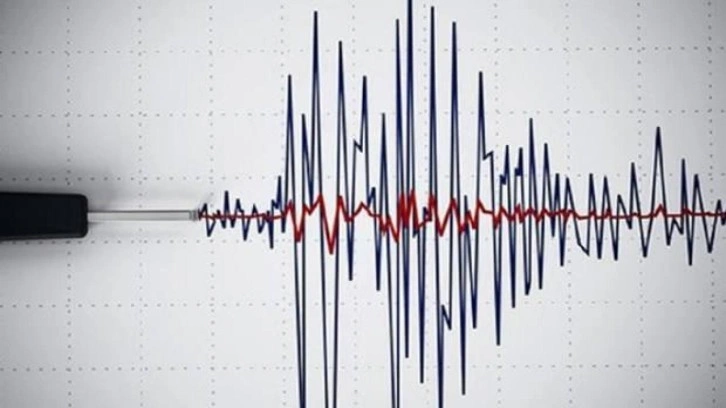 İran 5,6 büyüklüğünde korkutan deprem