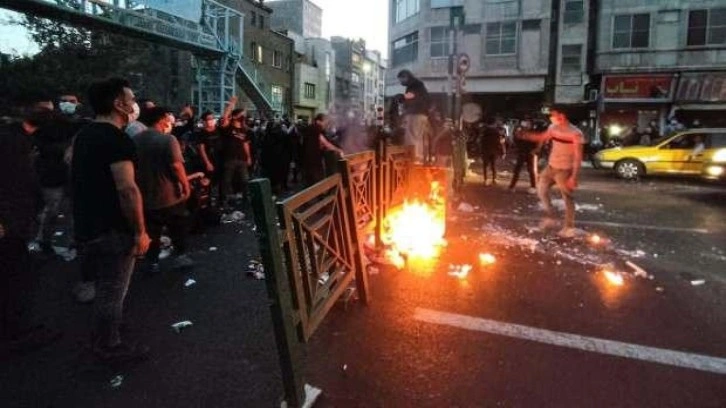 İran’daki protestolarda can kaybı 10'a yükseldi