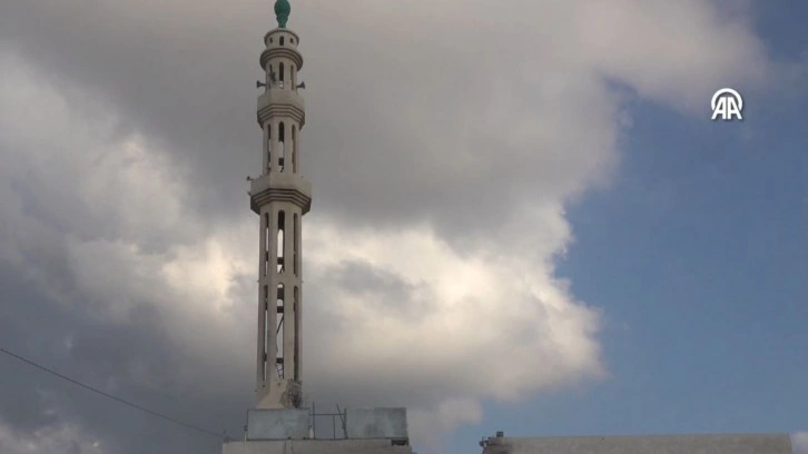 İsrail Lübnan'daki bir cami ve bazı evleri vurdu