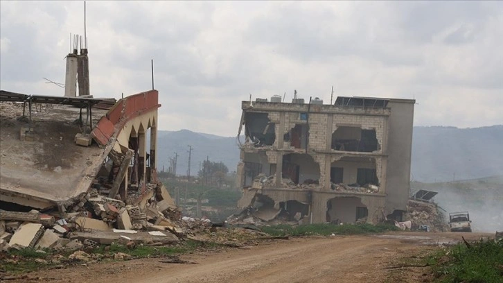 İsrail ordusu, Lübnan'ın doğu ve güneyini bir dizi hava saldırısıyla hedef aldı