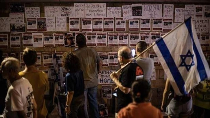 İsrailli esirlerin aileleri, yeni esir takası mutabakatı talebiyle ilk kez Katar'a gitti