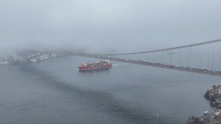 İstanbul Boğazı'nda gemi trafiği geçici olarak askıya alındı!