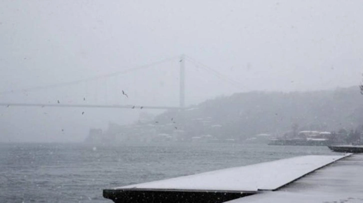 İstanbul Boğazı'nda gemi geçişleri çift yönlü askıya alındı