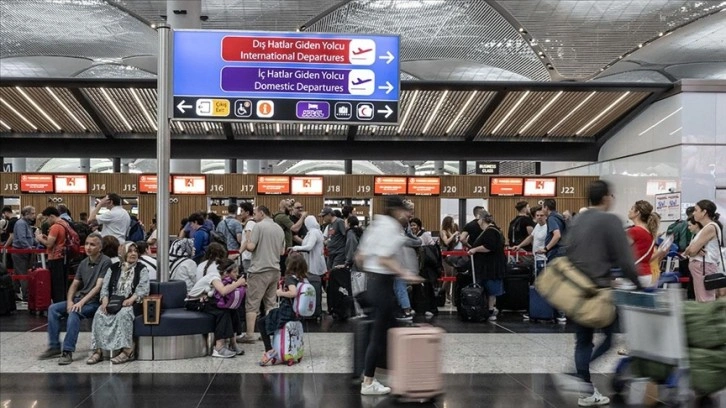 İstanbul'daki havalimanlarında Kurban Bayramı yoğunluğu