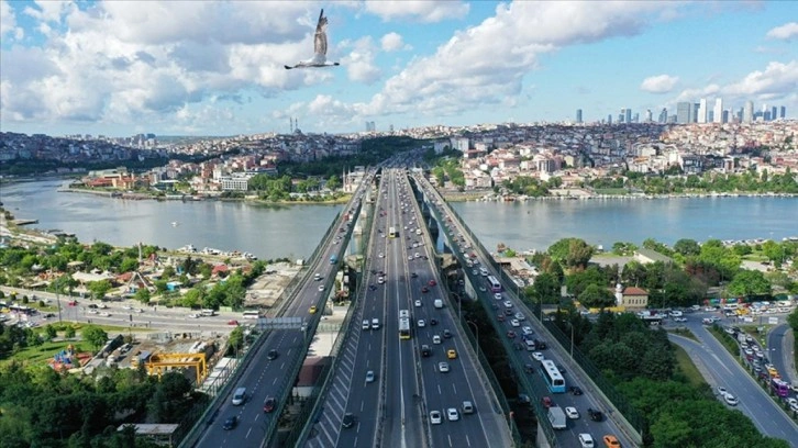 İstanbul'da Cumhuriyet Bayramı dolayısıyla bazı yollar trafiğe kapatılacak