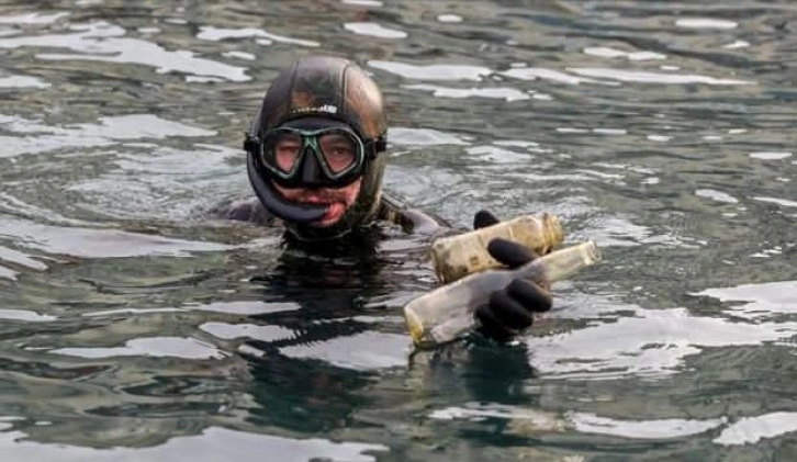 İstanbul'da deniz dibindeki atıklar temizleniyor