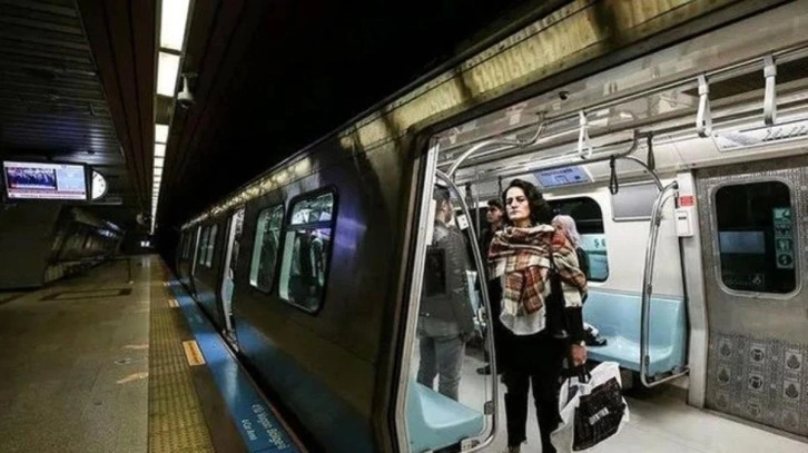 İstanbul'da metro seferleri bugün de saat 02.00'ye kadar uzatıldı