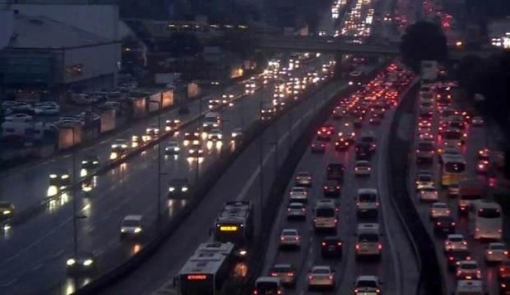 İstanbul'da trafik durma noktasına geldi!