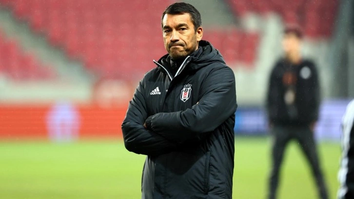 İstifa edecek mi? Van Bronckhorst açıkladı