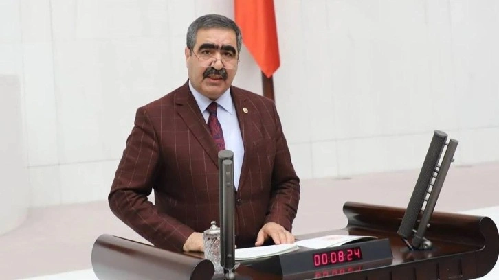 İYİ Parti'nin kurucu üyesi İbrahim Halil Oral istifa etti