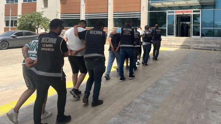 İzmir'de durdurulan otomobilden el yapımı patlayıcı çıktı
