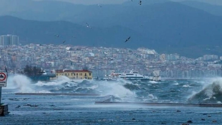 İzmir'de vapur seferleri yeniden iptal edildi