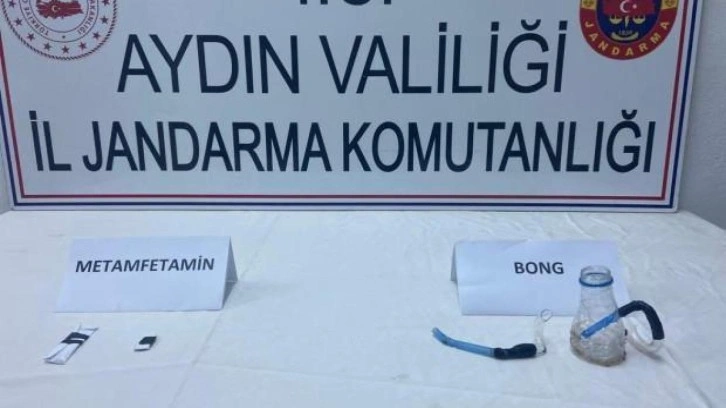 Jandarma ekipleri zehir tacirlerine geçit vermiyor