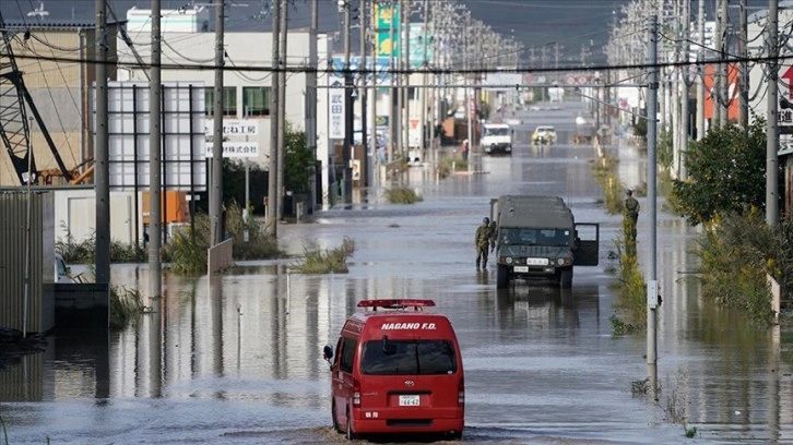 Japonya'da Şanşan Tayfunu nedeniyle 3 kişi öldü, 40 kişi yaralandı