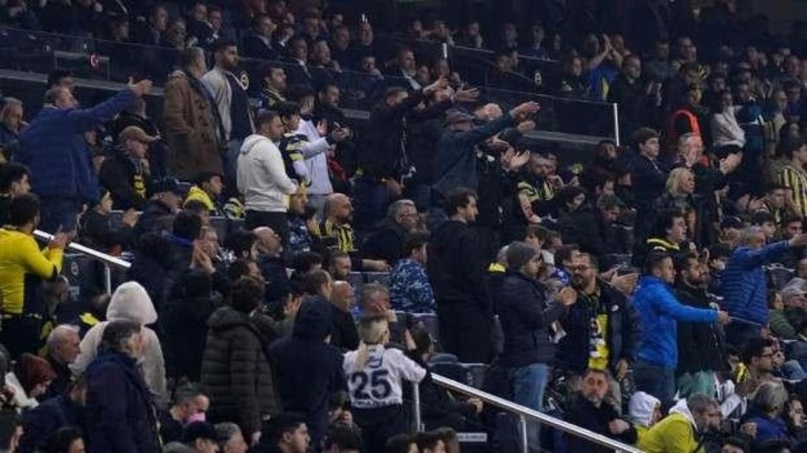 Kadıköy'de şok tepki! Tribünlerde İstifa sesleri...