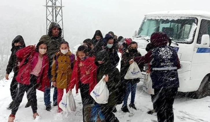 Kar yağışı yüzünden yarın bu illerde okulları tatil edildi