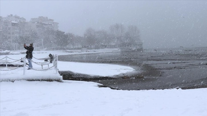 Meteoroloji Genel Müdürlüğünden Açıklama; Karadeniz de kuvvetli kar sağanağı uyarısı 