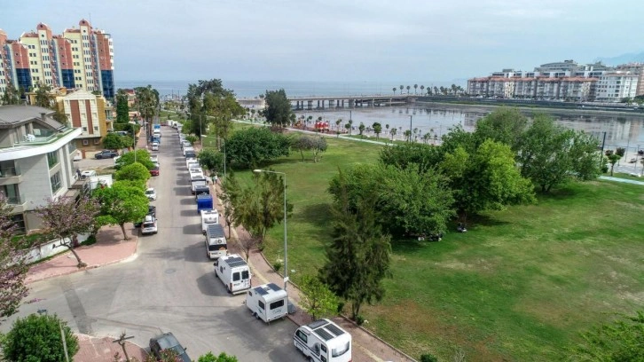 Karavanların sokak aralarına park etmesine yasak geliyor