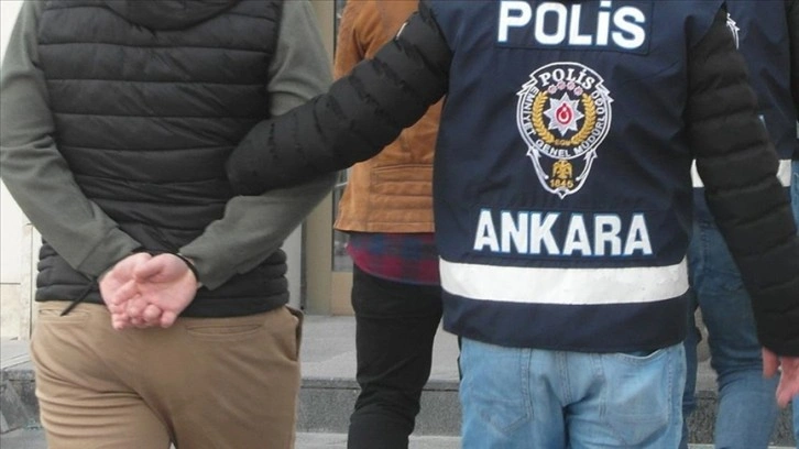 Kendilerini savcı ve polis olarak tanıtan dolandırıcılar yakalandı