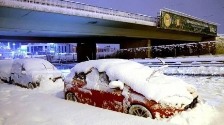 Kış sert geliyor, Meteoroloji saat verip çok sayıda ili uyardı: Kar ve sağanak...