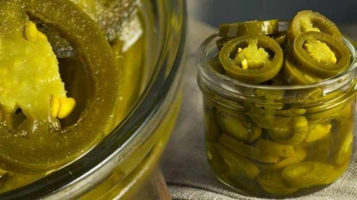 Kışlık jalapeno turşusu nasıl yapılır? Jalapeno biber turşusu tarifi...