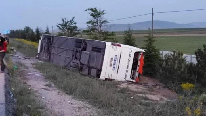 Kontrolden çıkan yolcu otobüsü devrildi: 27 yaralı