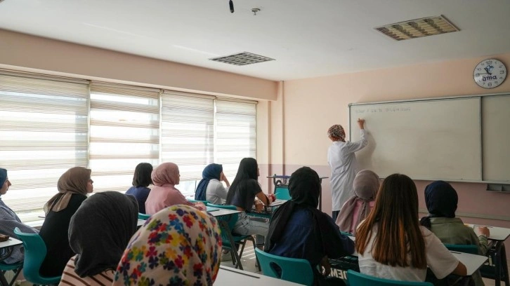 Konya Büyükşehir, 'LİMA YKS Yaz Okulu' ile öğrencilere katkı sağlıyor