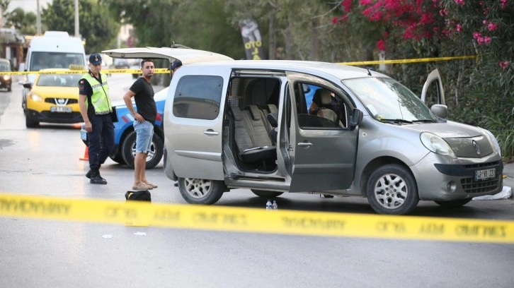 Korkunç cinayet! Avukat ve emekli icra müdürü otomobilde öldürüldü