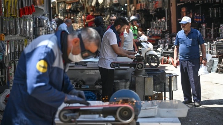 Kurban Bayramı öncesi ustaların bıçak bileme mesaisi sürüyor