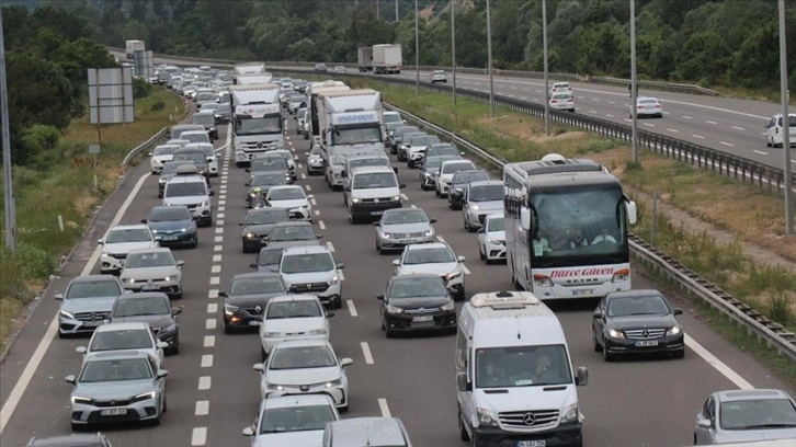 Kurban Bayramı tatilinde otoyollardan 21 milyon 67 bin araç geçti