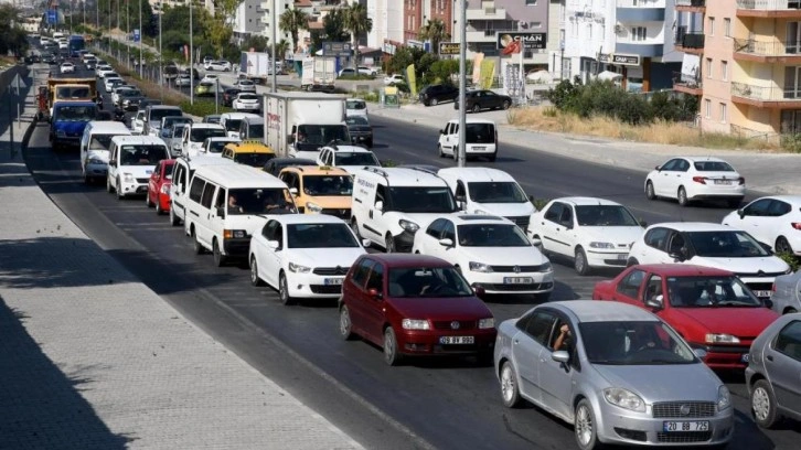 Kuşadası'na tatilci akını!