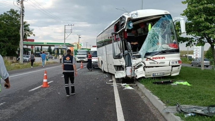 Kütahya Tavşanlı'da işçi servisleri çarpıştı: 11 yaralı