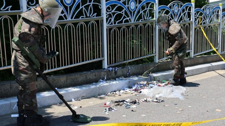 Kuzey Kore yine çöp gönderdi: Uçuşlar iptal edildi pistler kapandı!