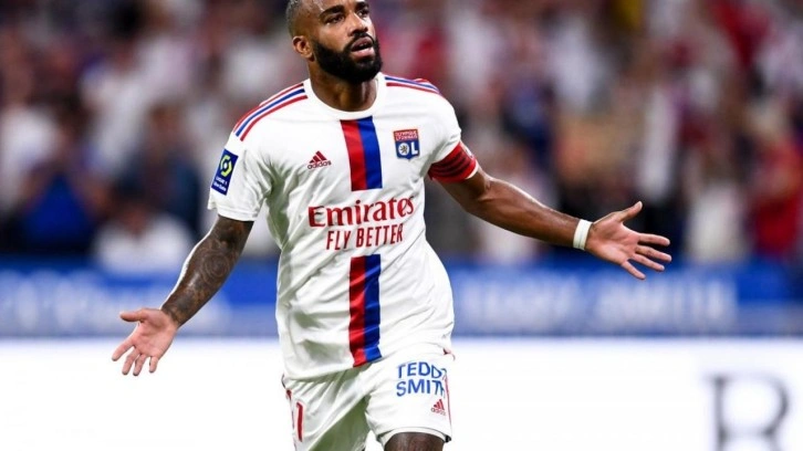 Lacazette transferinde Beşiktaş'a Real Madrid rakip oldu