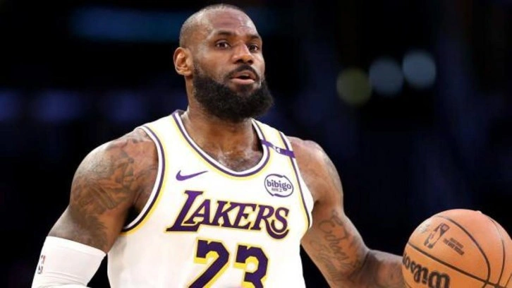 LeBron James, NBA'de bir kez daha tarihe geçti