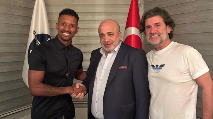 Luis Nani Süper Lig'e geri döndü! 1+1 yıllık imza