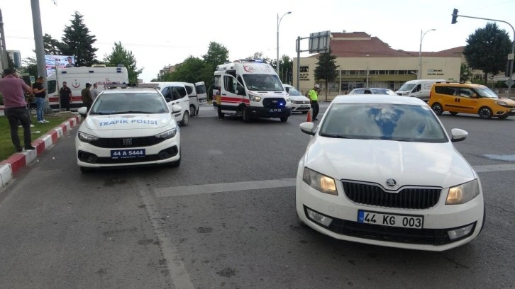 Malatya'da trafik kazası: 2 polis memuru yaralandı