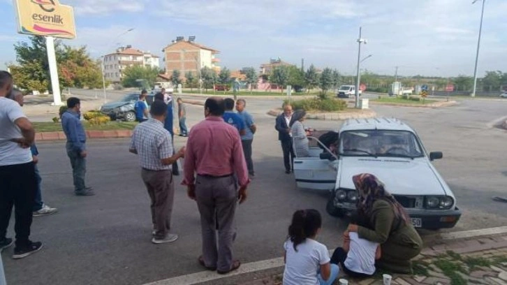 Malatya'da hafif ticari araçla otomobil çarpıştı: 1 kişi yaralandı