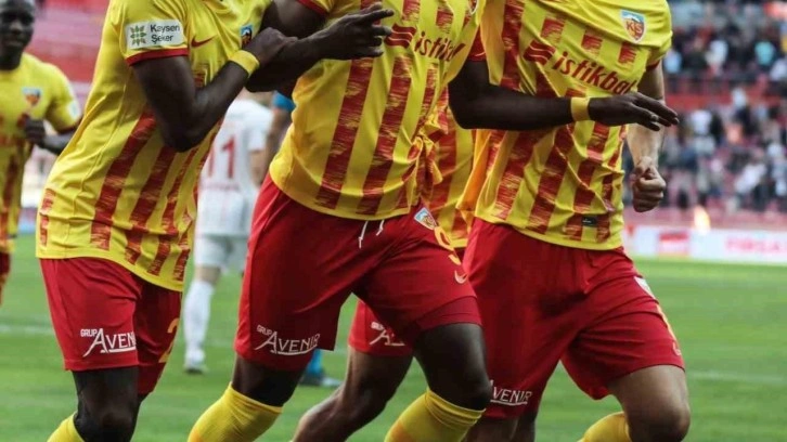 Mame Thiam, Kayserispor'u sırtlıyor